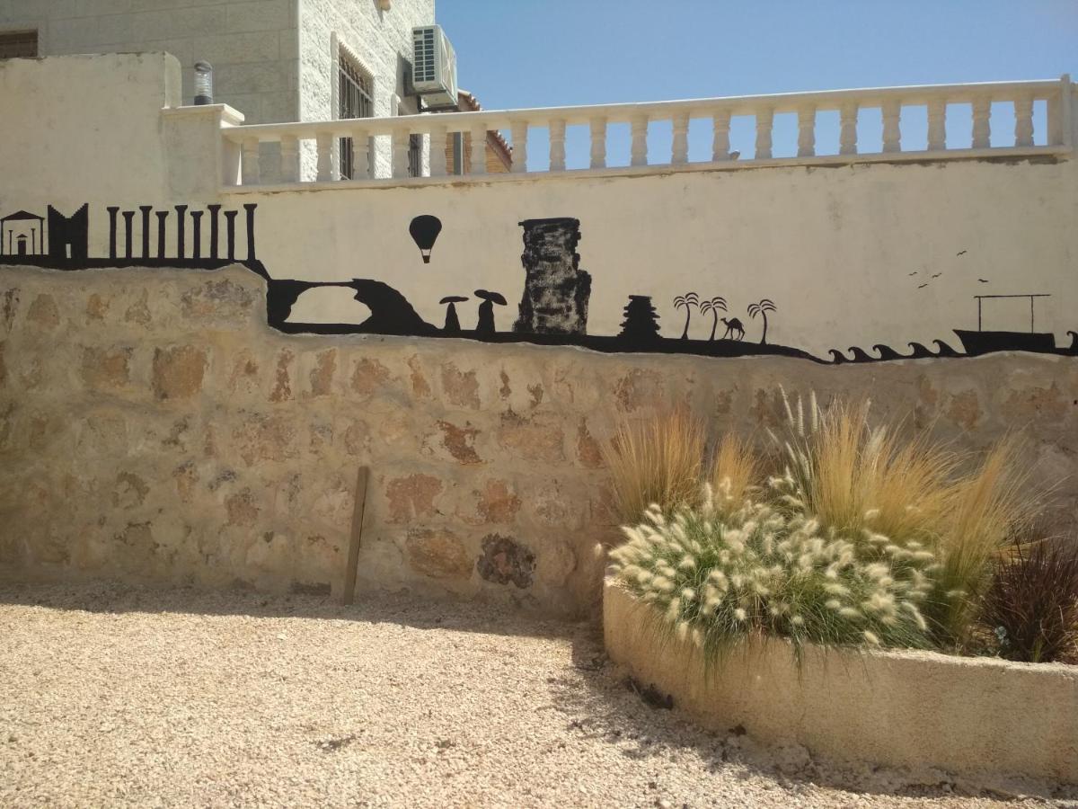 The Little B&B On The Hill Wadi Musa Exterior photo