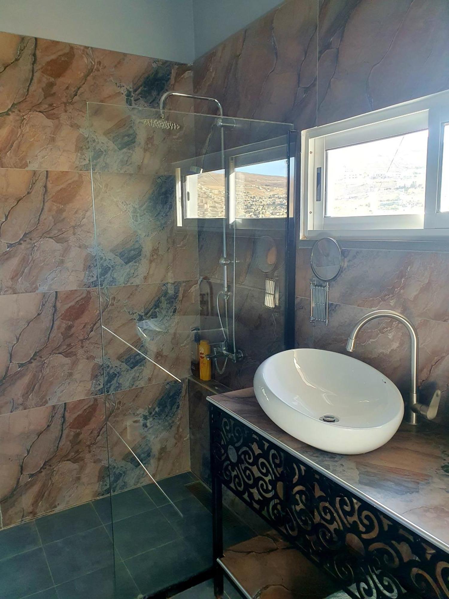 The Little B&B On The Hill Wadi Musa Exterior photo